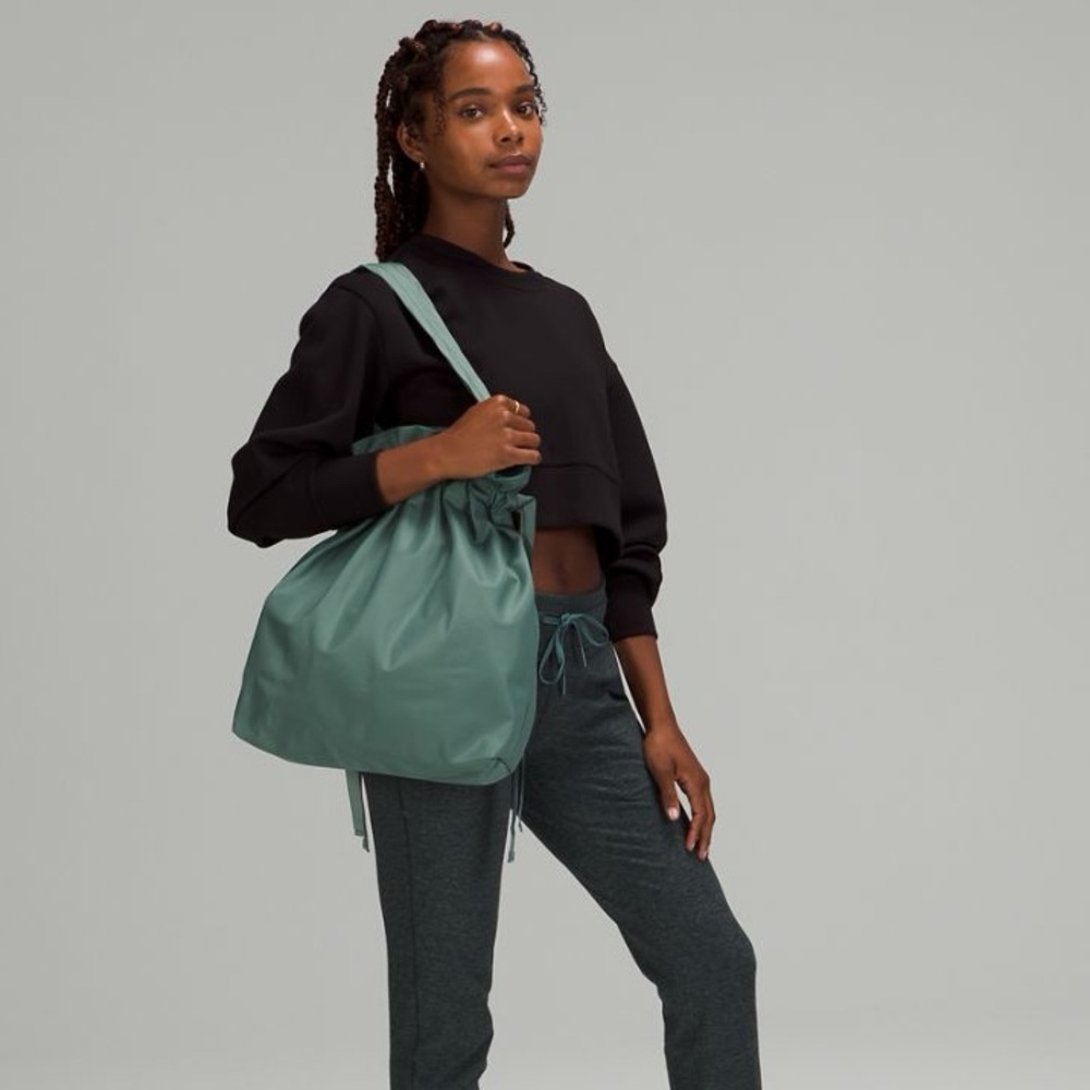 🔹NWOT🔹Lululemon Easy As Sunday Tote in 
Tidewater Teal